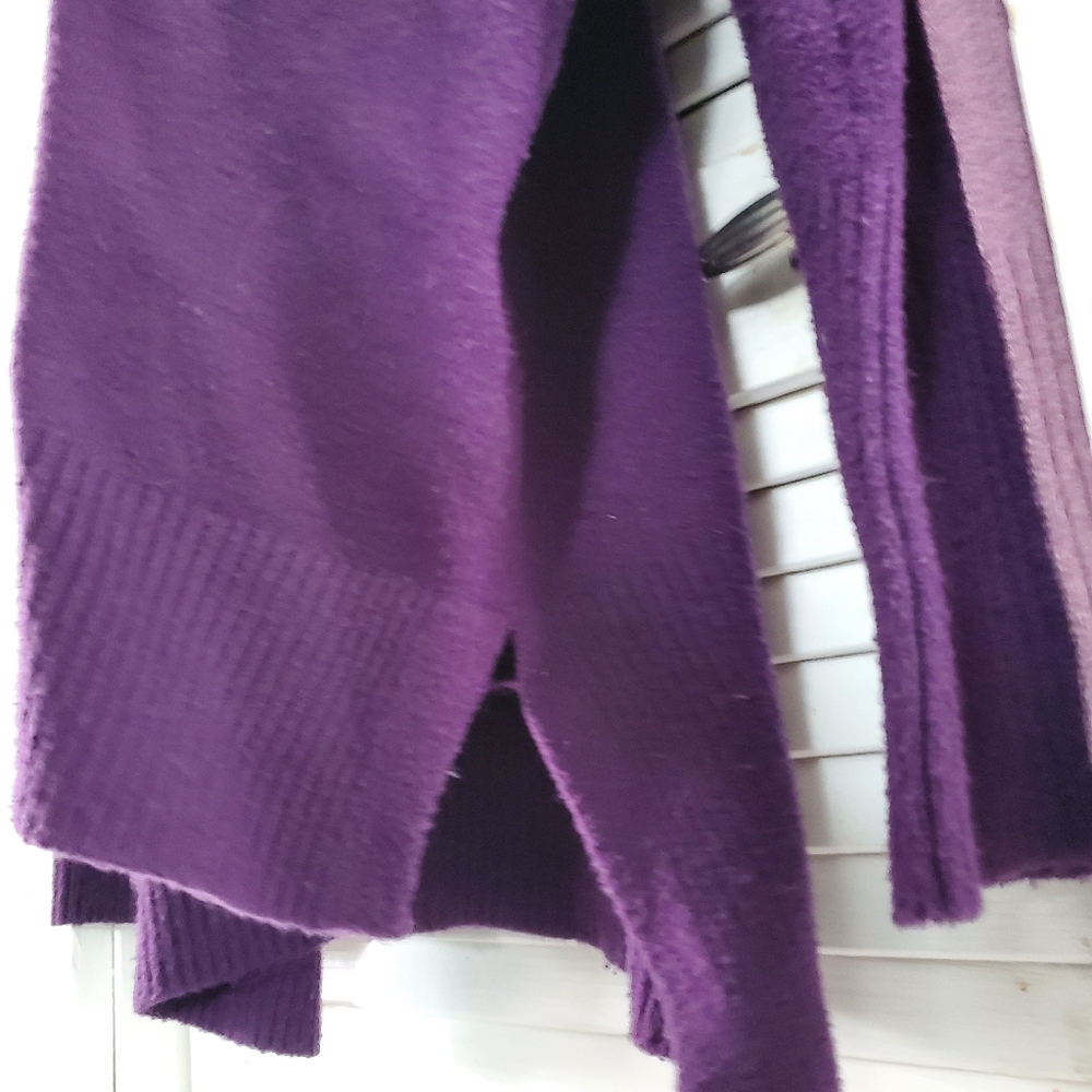 Sweater - Picture 5 of 6